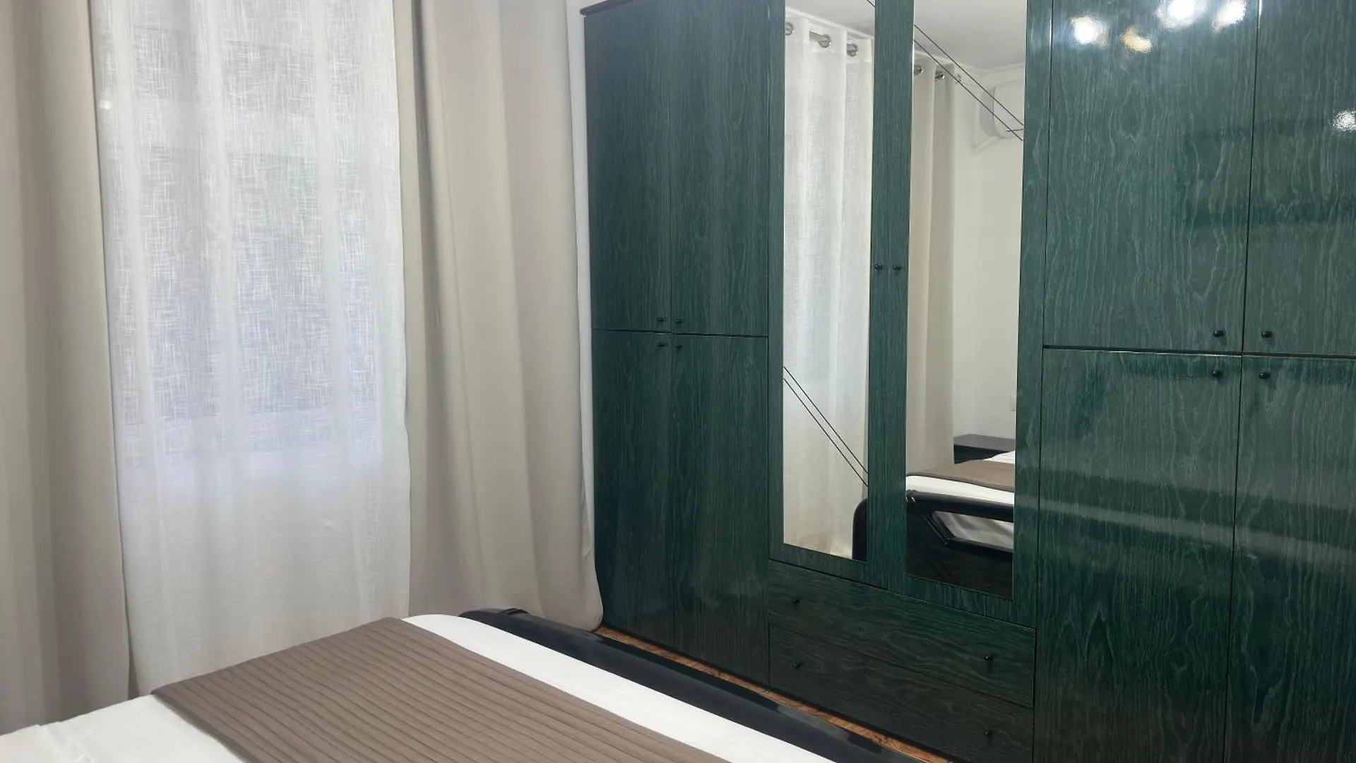 Twinstay - Aura Apartment Berat